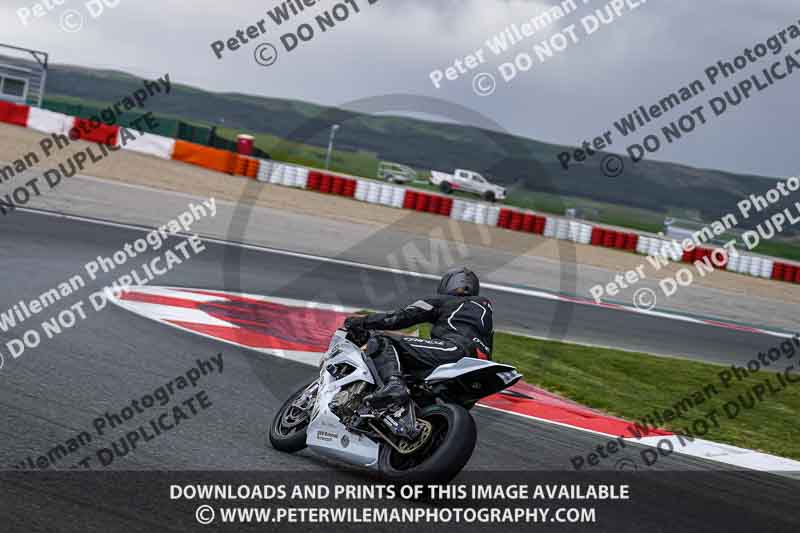 cadwell no limits trackday;cadwell park;cadwell park photographs;cadwell trackday photographs;enduro digital images;event digital images;eventdigitalimages;navarra;no limits trackdays;peter wileman photography;racing digital images;trackday digital images;trackday photos